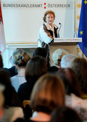 Uni. Prof Gudrun Biffl bei der Präsentation des Frauenberichtes 2010 im Bundeskanzleramt.