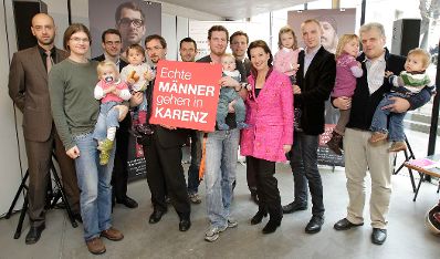 Frauenministerin Gabriele Heinisch-Hosek lud zur "Präsentation Kampagne: Echte Männer gehen in Karenz".