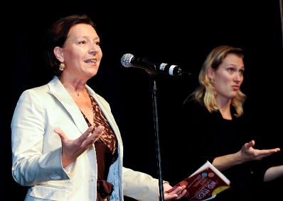 Am 12. September 2011 gratulierte Frauenministerin Gabriele Heinisch-Hosek, im Rahmen einer Feier im Wiener Stadtsaal, der Gleichbehandlungsanwaltschaft zum 20-jährigen Jubiläum.