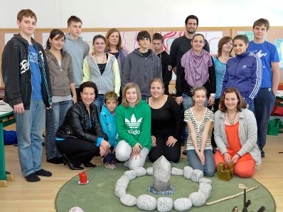 Am 9. Mai 2011 besuchte Bundesministerin Gabriele Heinisch-Hosek im Rahmen der Aktion "Europa an Deiner Schule" die Schwerhörigenschule, an der sie selbst 18 Jahre lang unterrichtet hat.
