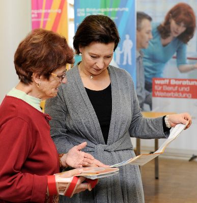 Am 7. November 2011 Bundesministerin Gabriele Heinisch-Hosek- Besuch SeniorInnentreffpunkt Hauptbibliothek.