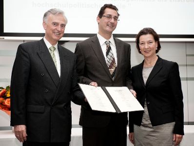 Am 8. Juli 2011, Bundesministerin Gabriele Heinisch-Hosek bei der Dekretübergabe FH-Public Management.