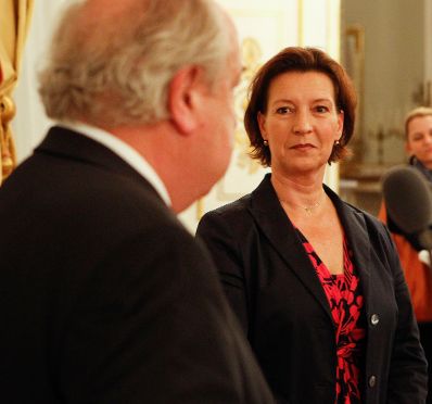 Am 9. November 2011 nahm Frauenministerin Gabriele Heinisch-Hosek beim Empfang anlässlich des GÖD-Gewerkschaftstags im Bundeskanzleramt teil.