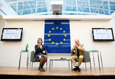 Am 18. Mai 2011 hielt Frauenministerin Gabriele Heinisch-Hosek die Keynote bei der Veranstaltung des Europa Club Wien "Europa auf dem Weg zur Gleichstellung der Geschlechter" im Haus der Europäischen Union.