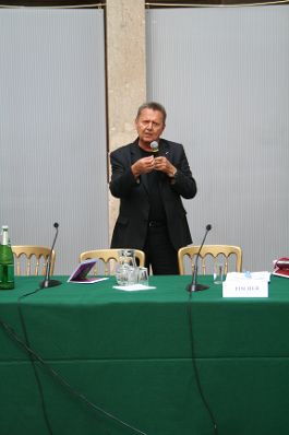 Am 20. und 21. Juni 2011 lud die Bioethikkommission zu einer Tagung zum Thema "Fortpflanzungsmedizin-Quo Vadis? Was will die Gesellschaft?" ins Bundeskanzleramt. Im Bild Michael Fischer.