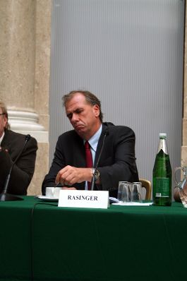 Am 20. und 21. Juni 2011 lud die Bioethikkommission zu einer Tagung zum Thema "Fortpflanzungsmedizin-Quo Vadis? Was will die Gesellschaft?" ins Bundeskanzleramt.