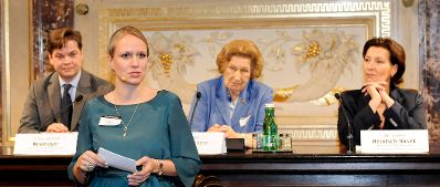 Am 9. November 2011 eröffnete Frauenministerin Gabriele Heinisch-Hosek (r.) den Journalistinnenkongress 2011 "Alles ist möglich" im Haus der Industrie.