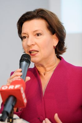 Am 10. November 2011 startete Frauenministerin Gabriele Heinisch-Hosek den von ihr initiierten Reformdialog Öffentlicher Dienst im MuseumsQuartier.