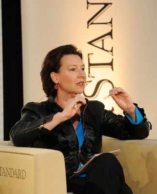 Am 9. Mai 2011, Ministerin Gabriele Heinisch Hosek zu Gast beim Standard Montagsgespräch im Haus der Musik zum Thema "Sind Frauen feig und angepasst?"