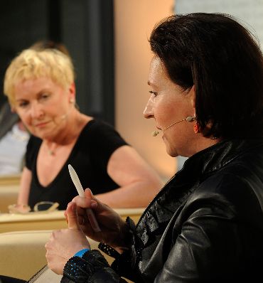 Am 9. Mai 2011, Ministerin Gabriele Heinisch Hosek zu Gast beim Standard Montagsgespräch im Haus der Musik zum Thema "Sind Frauen feig und angepasst?"