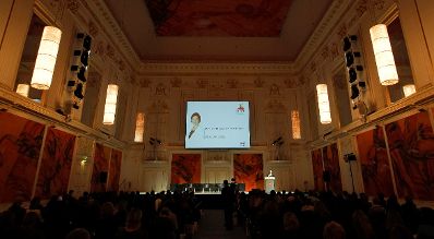 Am 17. März 2011 eröffnete Frauenministerin Gabriele Heinisch-Hosek den internationalen Frauengipfel "WIENERIN Summit 2011" in der Wiener Hofburg.