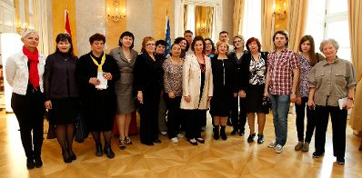 Am 23. April 2012 Bundesministerin Gabriele Heinisch-Hosek beim "Gedankenaustausch der Frauenministerin mit dem Frauenhausnetzwerk in Russland - Center ANNA".