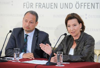 Am 25. Juni 2012 Pressekonferenz zum Thema "Familienförderung". Bundesministerin Gabriele Heinisch-Hosek und Staatssekretär Andreas Schieder.