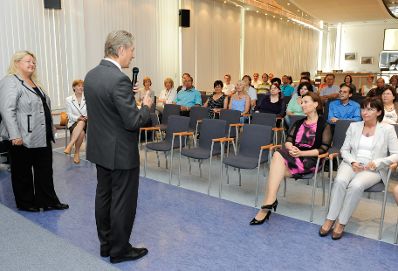 Am 27. Juni 2012 Bundesministerin Gabriele Heinisch-Hosek auf Betriebsbesuch in der Firma MAN.