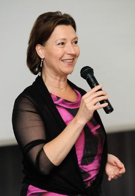 Am 27. Juni 2012 Bundesministerin Gabriele Heinisch-Hosek auf Betriebsbesuch in der Firma MAN.