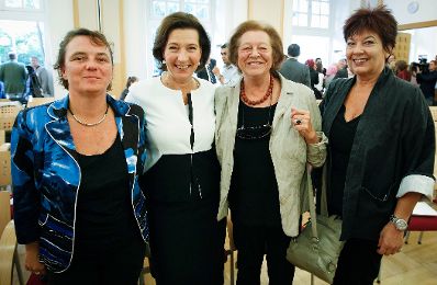 Am 5. Oktober 2012 hielt Frauenministerin Gabriele Heinisch-Hosek eine Festansprache bei der Veranstaltung "Gemeinsam gegen Menschenhandel" in der Diplomatischen Akademie Wien.
