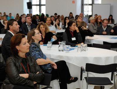 Am 8. Oktober 2012 nahm Frauenministerin Gabriele Heinisch-Hosek (l.) an der zweiten Internationalen Konferenz - "Wachstum im Wandel 2012" teil.