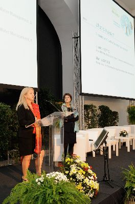 Am 8. Oktober 2012 nahm Frauenministerin Gabriele Heinisch-Hosek an der zweiten Internationalen Konferenz - "Wachstum im Wandel 2012" teil. Im Bild Elisabeth Freytag und Martina Schuster vom Lebensministerium bei der Eröffnungsrede.