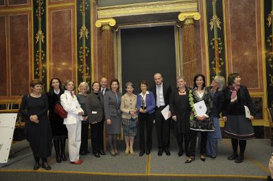 Am 10. Oktober 2012 luden Nationalratspräsidentin Barbara Prammer und Frauenministerin Gabriele Heinisch-Hosek gemeinsam zur Verleihung des Frauen-Lebenswerk-Preises und der Käthe Leichter-Preise 2012 ins Parlament.