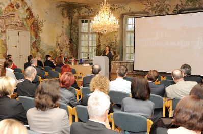 Am 22. Oktober 2012 eröffnete Frauenministerin Gabriele Heinisch-Hosek (im Bild) die Jahrestagung der RevisorInnen im Freskensaal des Schloss Laudon.