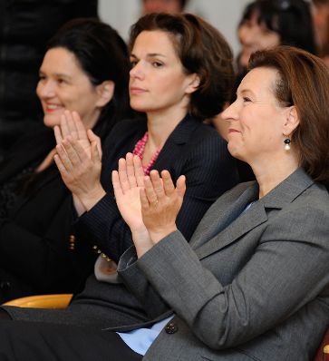 Am 5. November 2012 eröffnete Frauenministerin Gabriele Heinisch-Hosek die Frauenenquete "Frauen.Körper.Politiken" im Bundesministerium für Gesundheit.