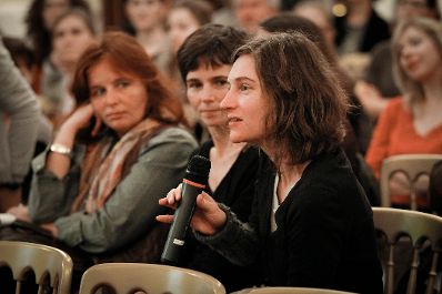 Am 5. Oktober 2012 eröffnete Bundesministerin Gabriele Heinisch-Hosek die Österreichpremiere des Trickfilms "Centrefold" im Frauenministerium. Im Bild Personen aus dem Publikum bei Fragen zu der Premiere des Films „Centrefold“.