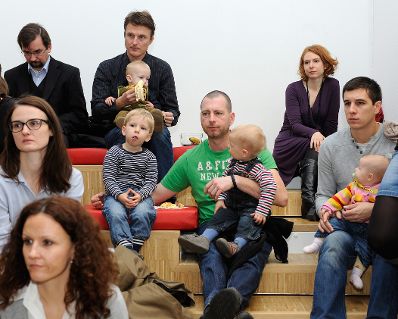 Am 12. November 2012 präsentierte Frauenministerin Gabriele Heinisch-Hosek die Väterkarenzkampagne Vol II im ZOOM Kindermuseum.