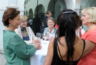 Am 30. August 2013 lud Frauenministerin Gabriele Heinisch-Hosek Akteurinnen und Akteure aus dem Gleichstellungsbereich zum Sommer-Gleichstellungsfest in das Wiener Palais Porcia ein.