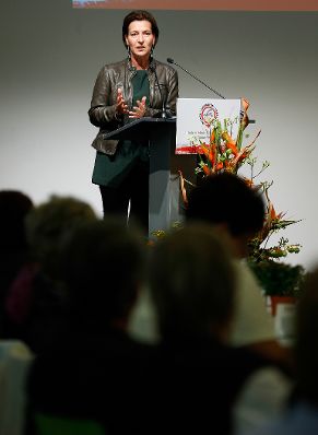 Am 13. September 2013 hielt Frauenministerin Gabriele Heinisch-Hosek Begrüßungsworte bei der Bundesfrauenkonferenz der PRO-GE im ÖGB-Catamaran.