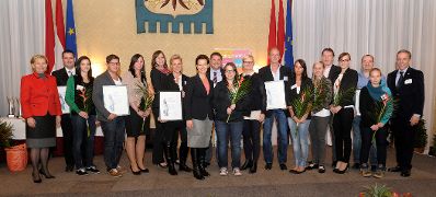 Am 15. Oktober 2013 nahm Frauenministerin Gabriele Heinisch-Hosek an der Verleihung des Amazone Awards des Vereins Spungbrett teil. Im Bild mit allen teilnehmenden Betrieben der Kategorie "Großbetriebe".