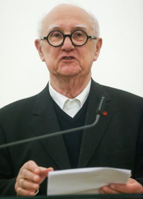 Am 21. November 2014 überreichte Kunst- und Kulturminister Josef Ostermayer das Österreichische Ehrenkreuz für Wissenschaft und Kunst an Friedrich Achleitner (im Bild).