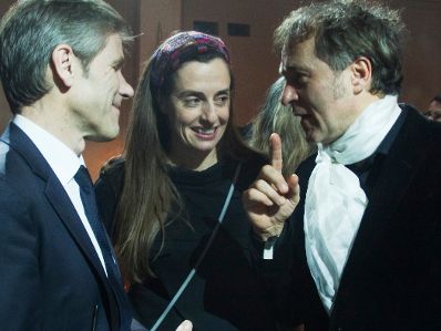 Kunst- und Kulturminister Josef Ostermayer (l.) beim Europäischen Filmpreis in Riga am 13. Dezember 2014. Im Bild mit Produzentin Gabriele Kranzlbinder und Regisseur Hubert Sauper.