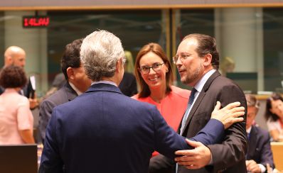 Am 16. September 2019 nahm Bundesminister Alexander Schallenberg (r.) am Europäischen Rat in Brüssel teil. Im Bild mit der französischen Europaministerin Amélie de Montchalin.
