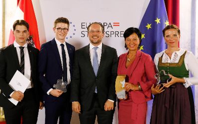 Am 17. September 2019 verlieh Bundesminister Alexander Schallenberg den Europastaatspreis.
