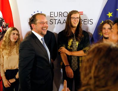 Am 17. September 2019 verlieh Bundesminister Alexander Schallenberg den Europastaatspreis.
