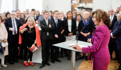 Am 19. September 2019 lud Bundeskanzlerin Brigitte Bierlein gemeinsam mit Bundesminister Alexander Schallenberg zum Empfang zu Rosch Ha Schana ins Bundeskanzleramt ein.