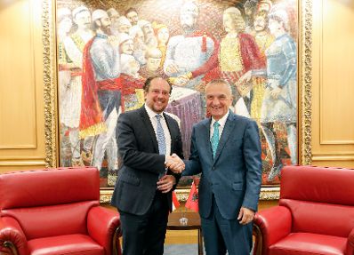 Am 8. Oktober 2019 reiste Bundesminister Alexander Schallenberg (l.) nach Albanien.Im Bild mit dem albanischen Präsidenten Ilir Meta (r.).