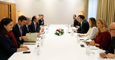 Am 8. Oktober 2019 reiste Bundesminister Alexander Schallenberg (l.) nach Albanien.Im Bild mit dem Vorsitzenden der Demokratischen Partei, Lulzim Basha (r.).