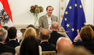 Am 10. Oktober 2019 überreichte Bundesminister Alexander Schallenberg den Großen Österreichischen Staatspreis an Thomas Larcher. Im Bild Josef Winkler.