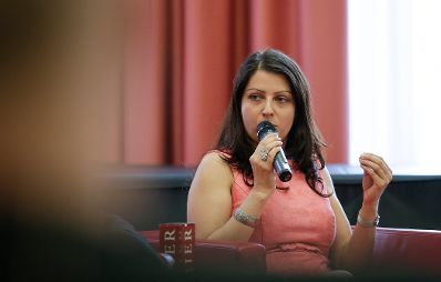 Am 4. Juli 2016 fand im Justizpalast die Podiumsdiskussion "Gegen Hass im Netz" statt. Im Bild Staatssekretärin Muna Duzdar.