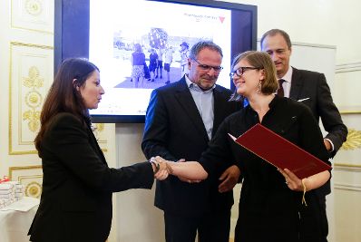 Am 6. Oktober 2016 fand die Zertifikatsverleihung des Mauthausen Komitee Jugendprojektes ''denk mal wien'' statt. Im Bild Staatssekretärin Muna Duzdar (l.).