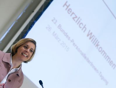 Am 26. März 2015 eröffnete Staatssekretärin Sonja Steßl (im Bild) die zweitägige Bundes-PersonalleiterInnen-Tagung im Bundesamtsgebäude Radetzkystraße.