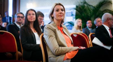 Am 24. Juni 2015 eröffnete Staatssekretärin Sonja Steßl (im Bild) die E-Government Konferenz 2015 - "eGovernment im föderalen Bundesstaat - Kooperationen für die Zukunft".