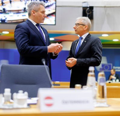 Am 1. Februar 2024 nahm Bundeskanzler Karl Nehammer (l.) in Brüssel an der außerordentlichen Tagung des Europäischen Rates der EU-Staats- und Regierungschefs teil.