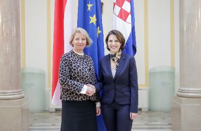 Am 17. Jänner 2020 reiste Bundesministerin Karoline Edtstadler (r.) nach Zagreb. Im Bild mit der Staatssekretärin für europäische Angelegenheiten der Republik Kroatien Andreja Metelko-Zgombić (l.).