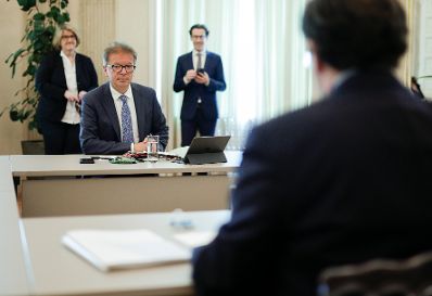 Am 3. Juni 2020 fand der Reisegipfel im Bundeskanzleramt statt. Im Bild Außenminister Alexander Schallenberg (r.) und Gesundheitsminister Rudolf Anschober (l.).