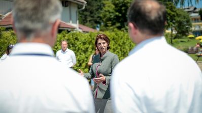 Am 10. Juli 2020 reiste Bundesministerin Karoline Edtstadler (m.) anlässlich eines Bundesländertags nach Kärnten. Im Bild beim Wirtschaftskammer Österreich Unternehmer-Mittagessen.