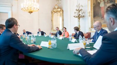 Am 21. Juli 2020 fand die Bund-Länder-Konferenz mit Bundesministerin Karoline Edtstadler (im Bild) und den Landeshauptleuten statt.