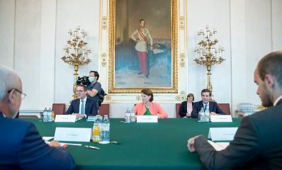 Am 21. Juli 2020 fand die Bund-Länder-Konferenz mit Bundesministerin Karoline Edtstadler (im Bild) und den Landeshauptleuten statt.