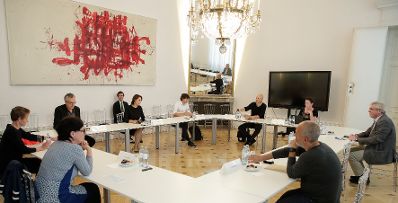 Am 17. September 2020 lud Bundesministerin Karoline Edtstadler (im Bild) zum Round Table ins Bundeskanzleramt.